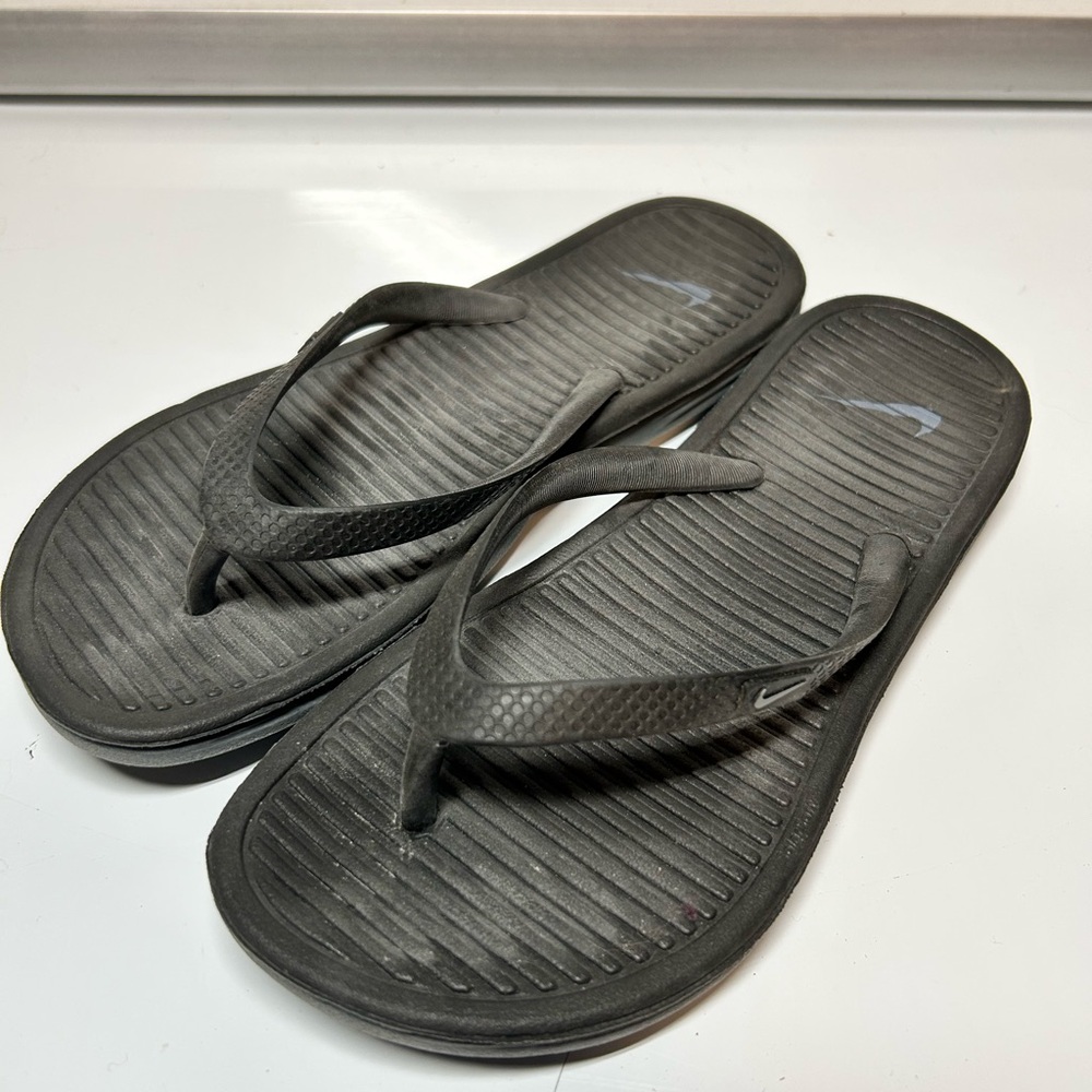 Nike Dark Gray Flip Flops| Women 5
